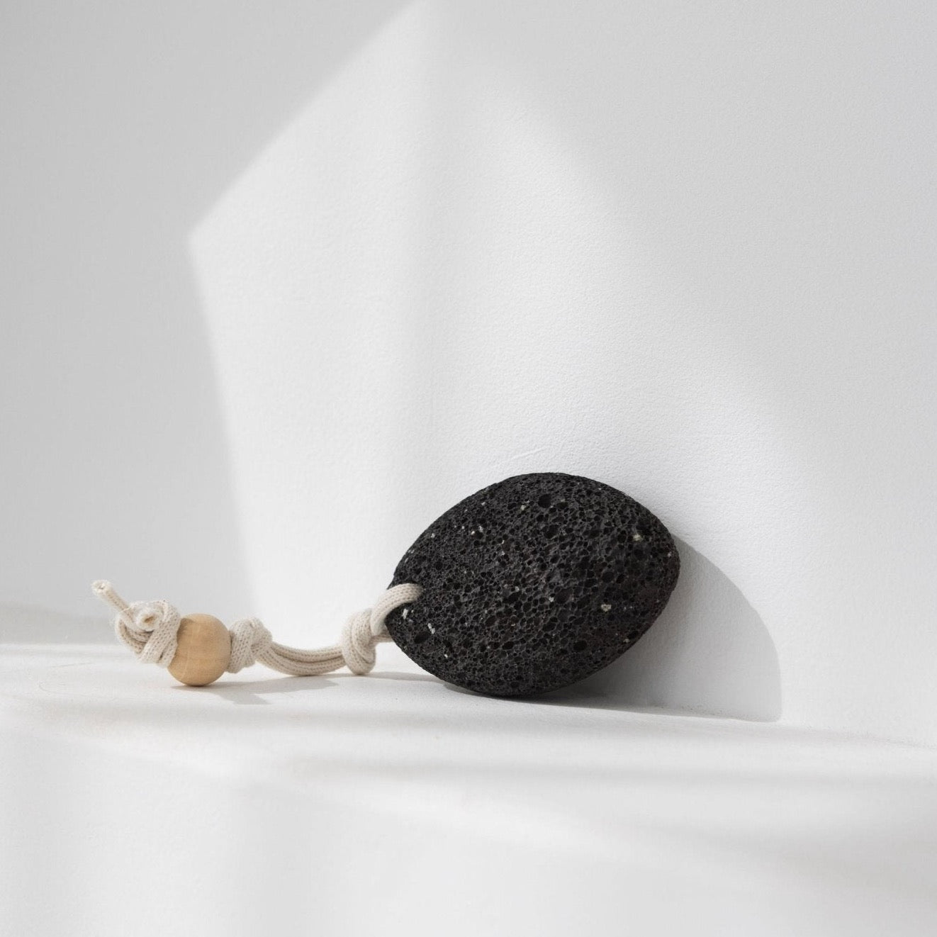 Natural-pumice-exfoliating-stone