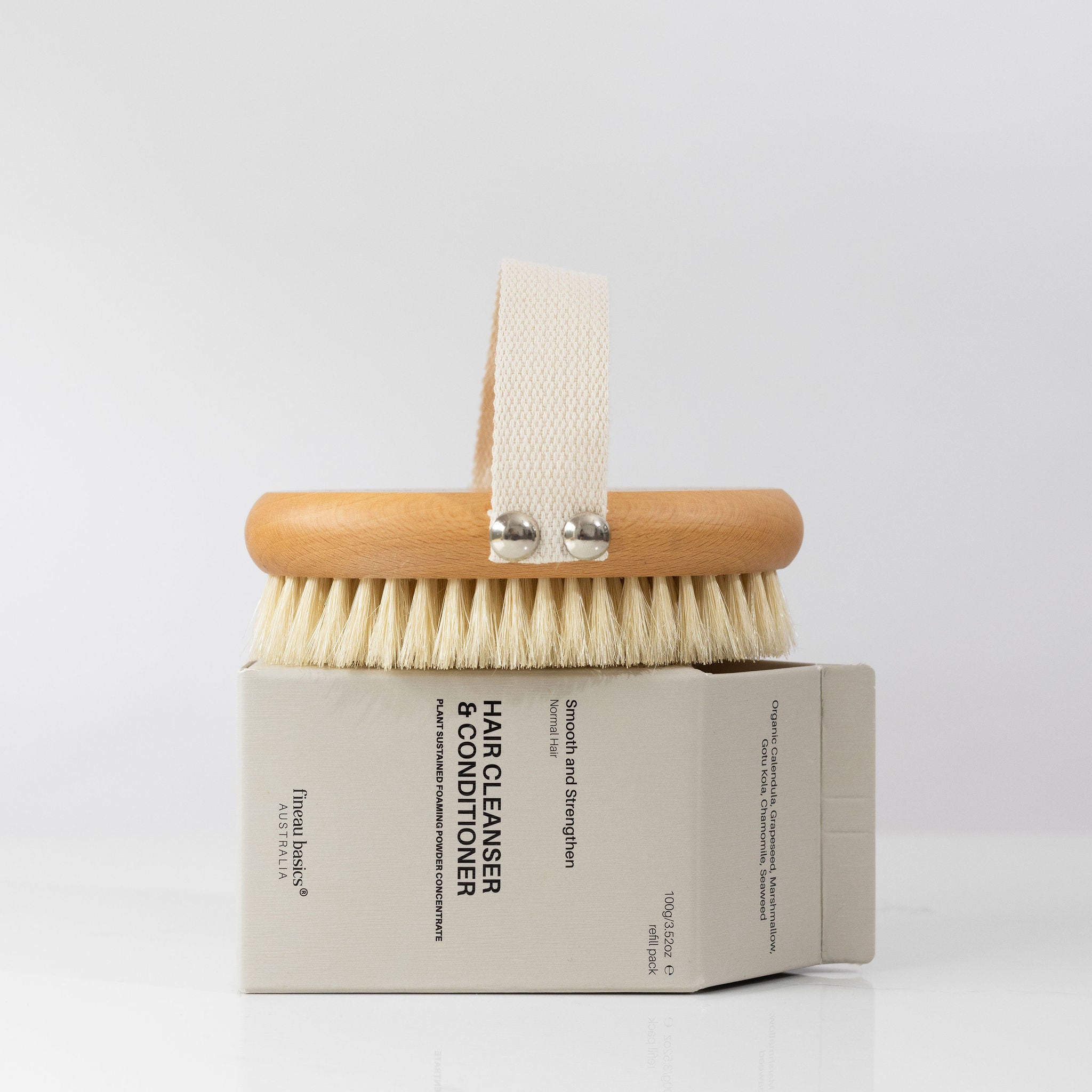 Waterless-sustainable-shampoo-&-conditioner-with-Dry-spa-brush