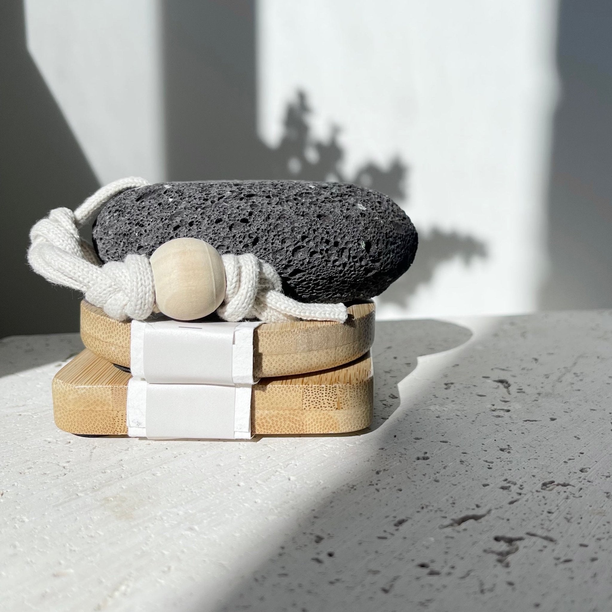 natural-pumice-stone-with-bamboo-soap-dish