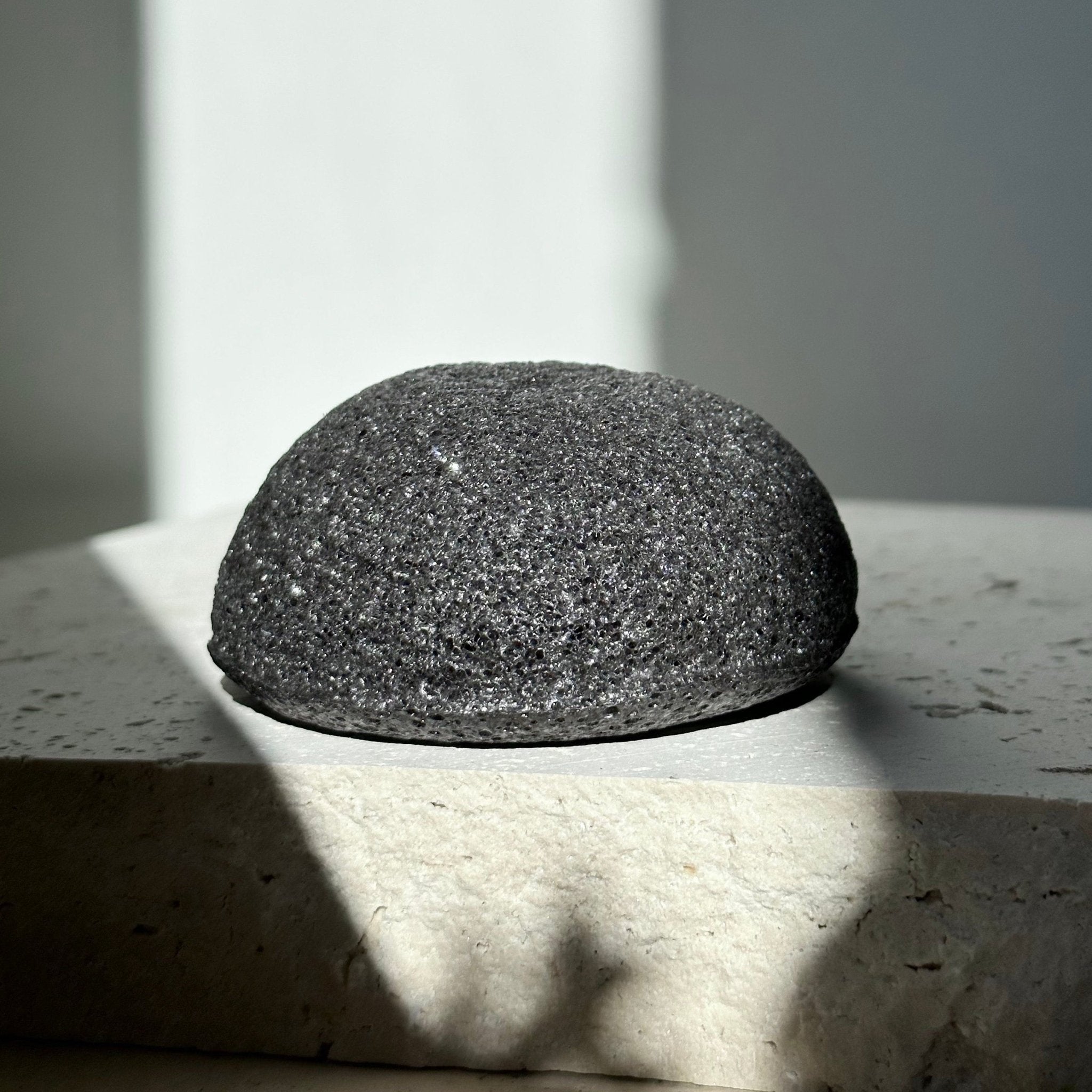 natural-konjac-sponge-best-for-skin-exfoliation-black